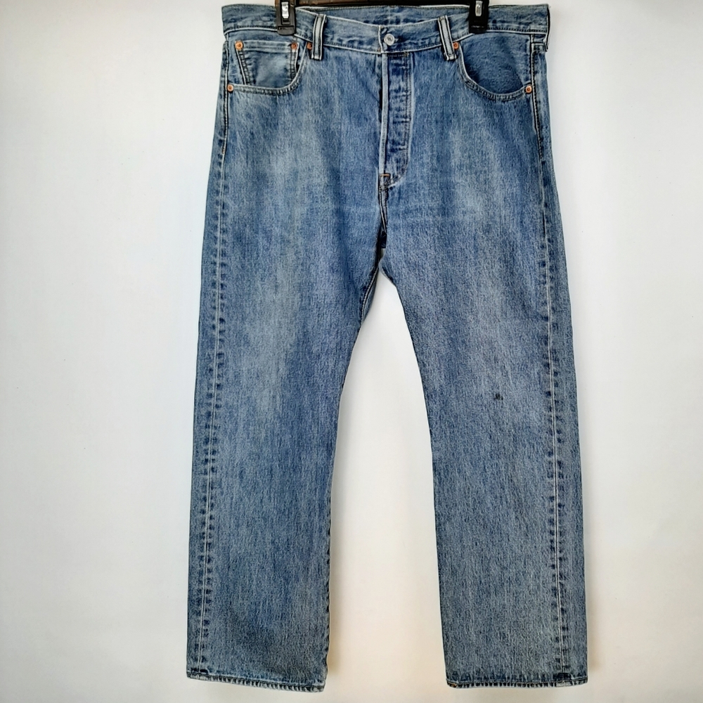 Levis 501 Men's Medium Wash Straight Leg Button Fly Blue Denim Jeans Size 36x29